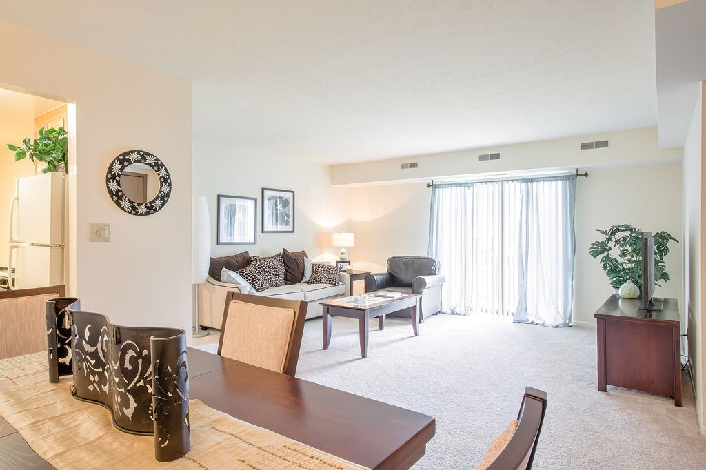 32450 Cromwell Dr, Solon, OH 44139