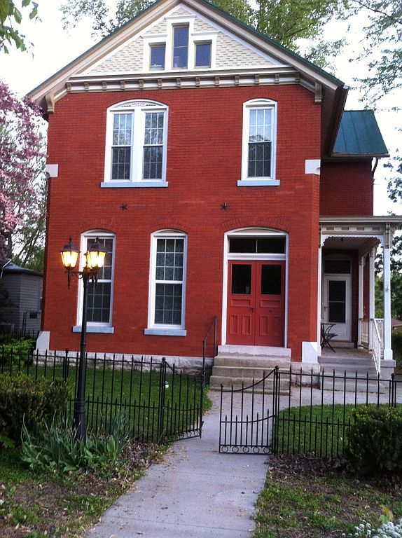 1216 State St, Quincy, IL 62301