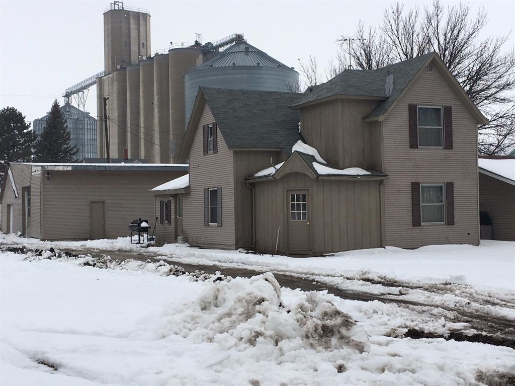 103 Pine St, Williams, IA 3 Bed, 2 Bath SingleFamily Home 3 Photos