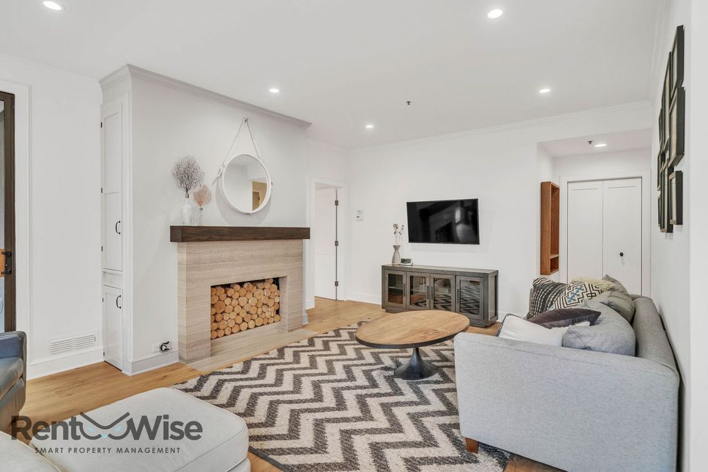 640 Davis St #51, San Francisco, CA 94111