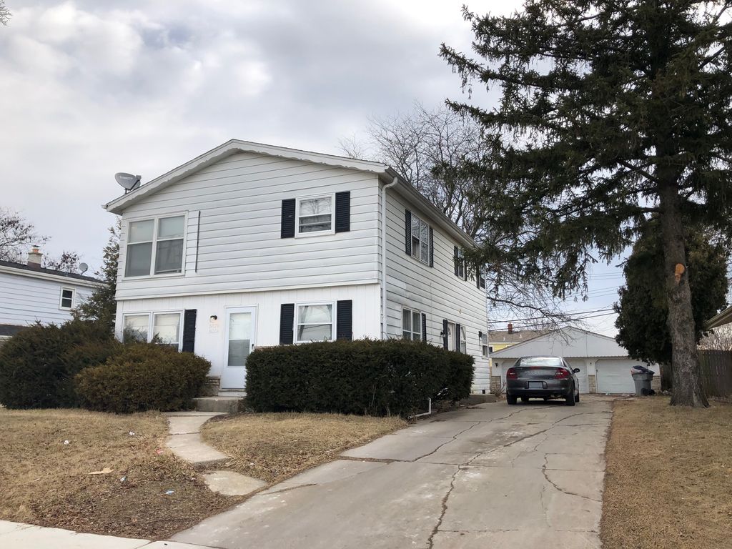 5668 N  87th St, Milwaukee, WI 53225