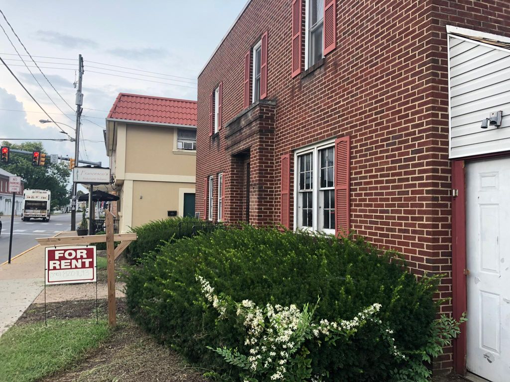 105 N Main St, Bridgewater, VA Studio, 1 Bath Apartment 5 Photos