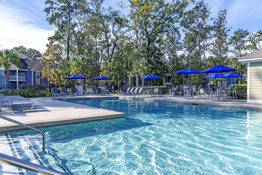 8439 Dorchester Rd #533, North Charleston, SC 29420