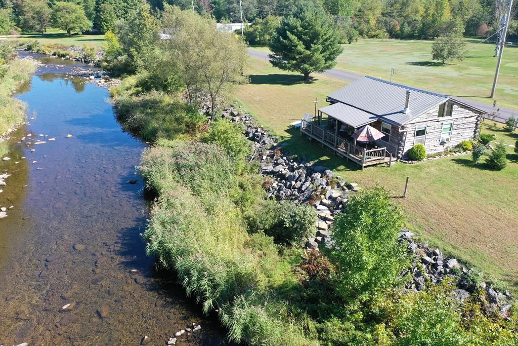 494 Emery Rd, Mooers Forks, NY 12959