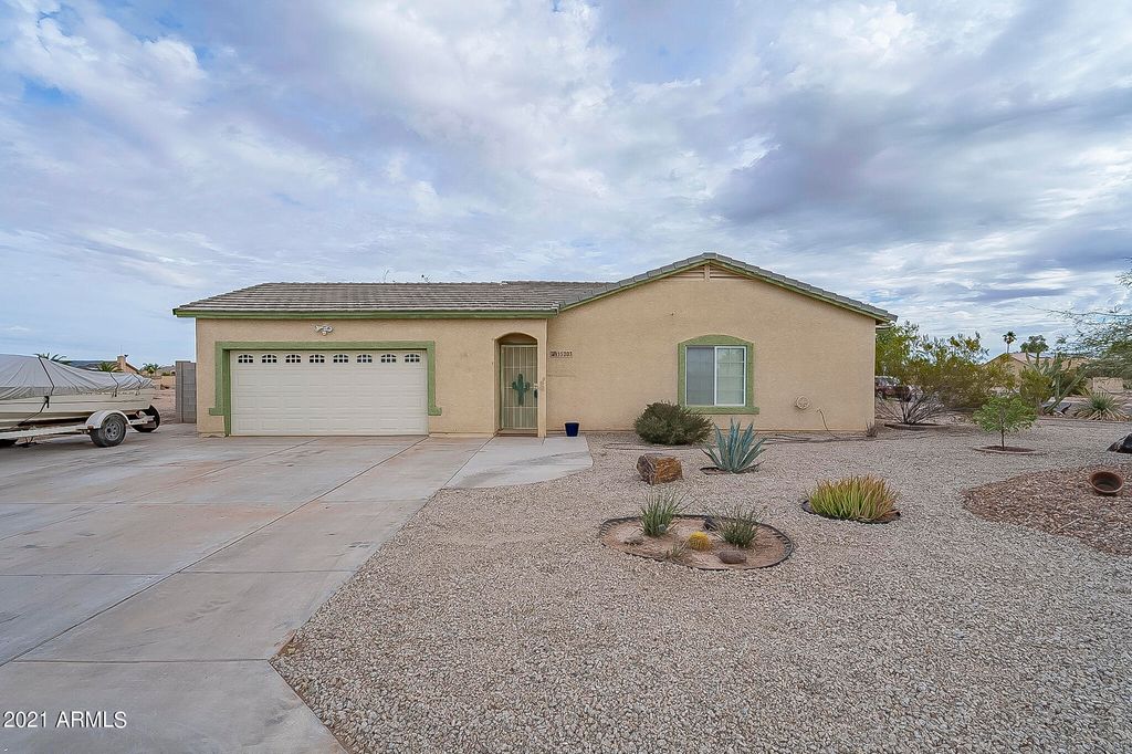 15203 S Rory Calhoun Dr, Arizona City, AZ 85123