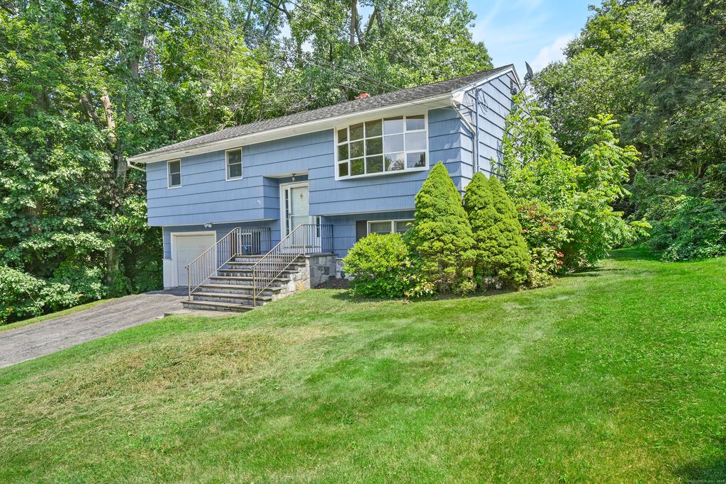 2 Bullet Hill Rd, Danbury, CT 06811 See Estimated Value