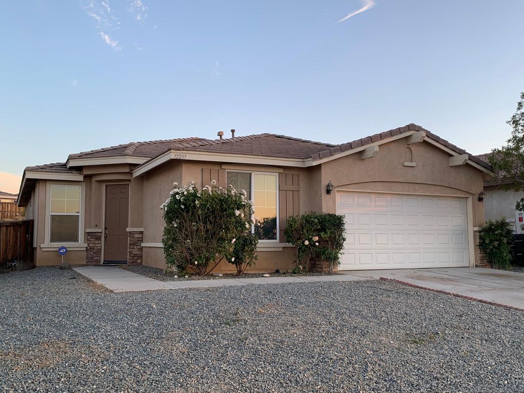 12237 Luna Rd, Victorville, CA 92392