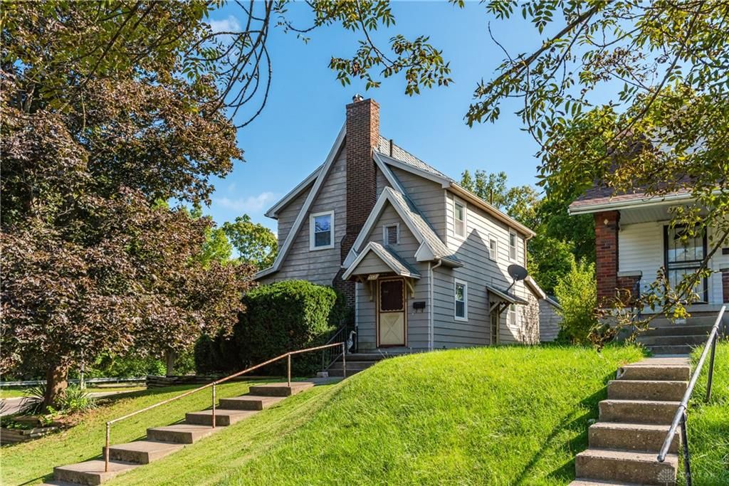 352 Pointview Ave, Dayton, OH 45405
