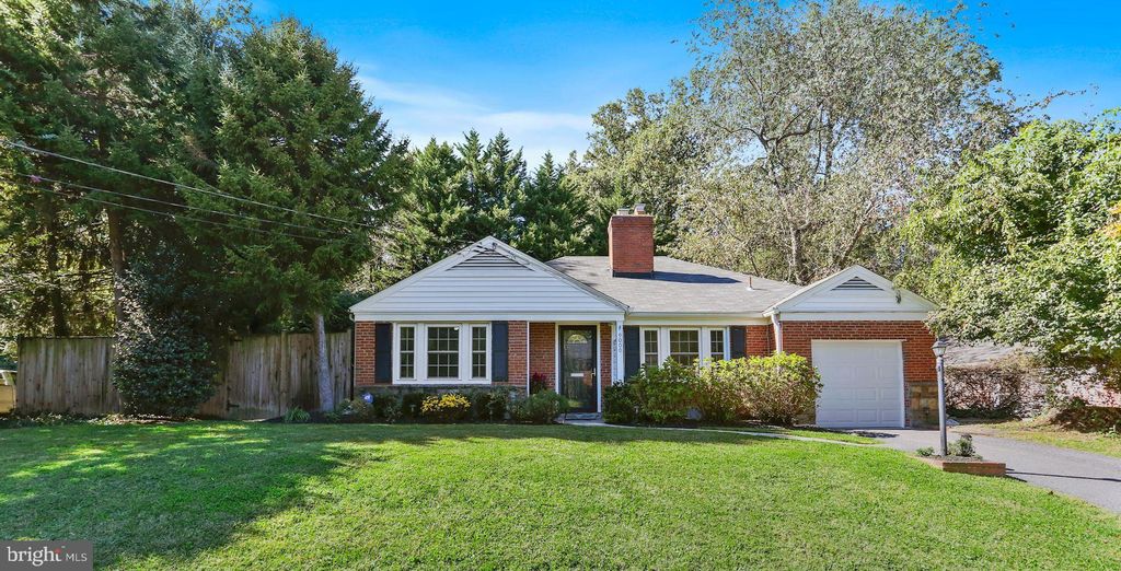 9000 Spring Hill Ln, Chevy Chase, MD 20815