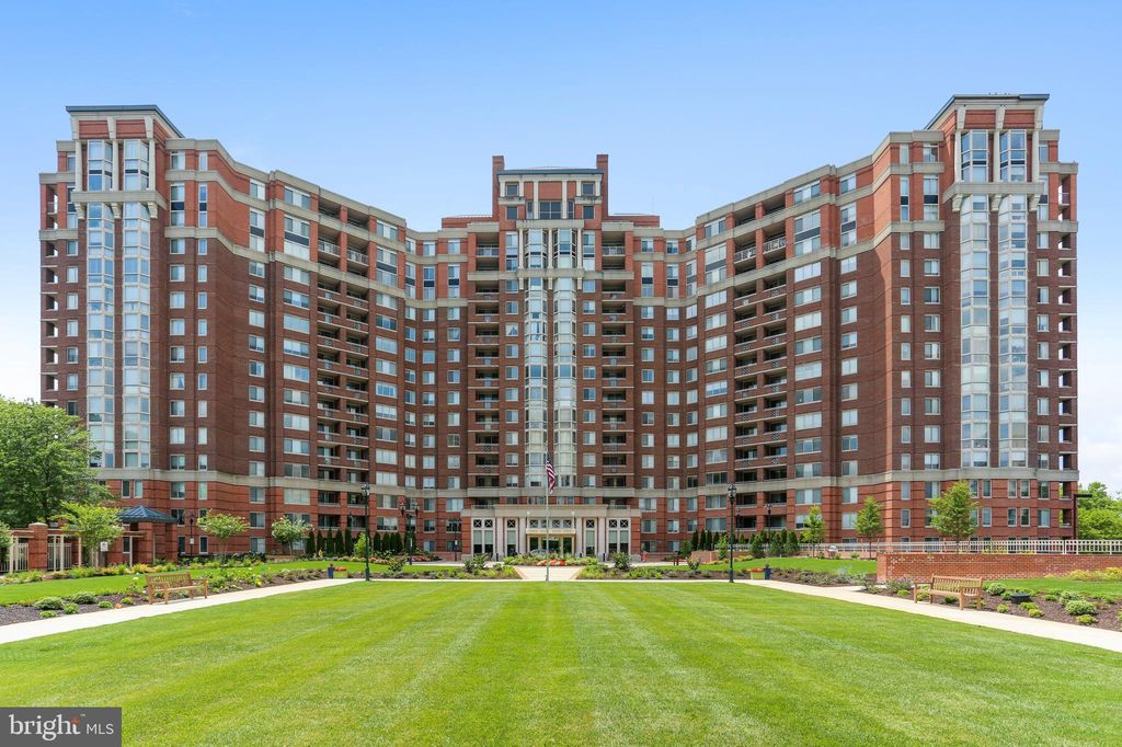 5809 Nicholson Ln #1016, North Bethesda, MD 20852