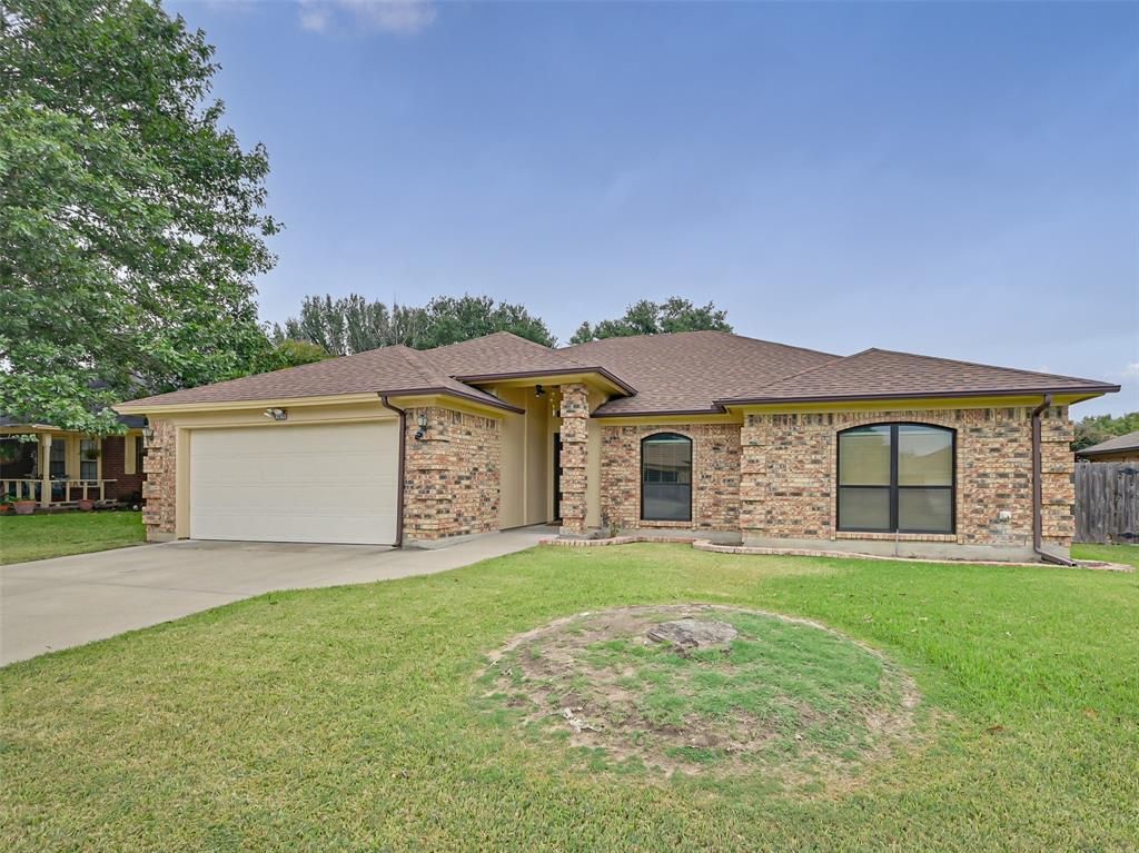 1419 Garrison St, Arlington, TX 76018