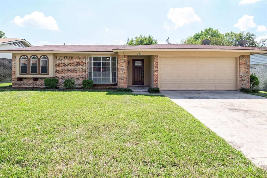 220 Melinda Dr, Mesquite, TX 75149