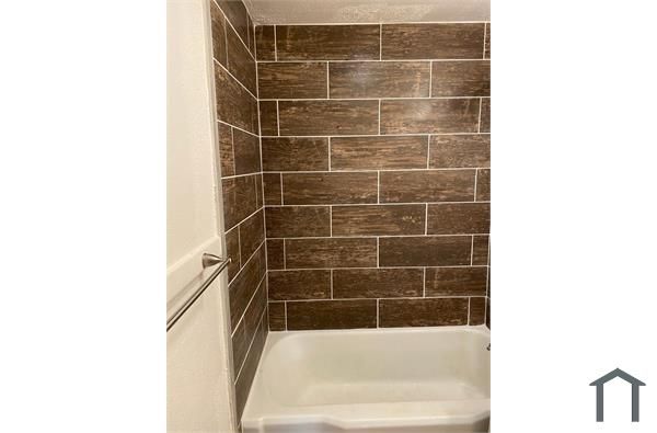 3925 Missouri St, Hobart, IN 46342