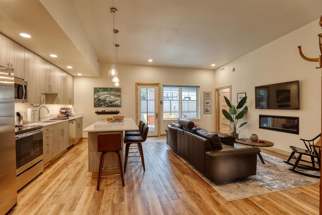 1290 Burton St #F, Sheridan, WY 82801