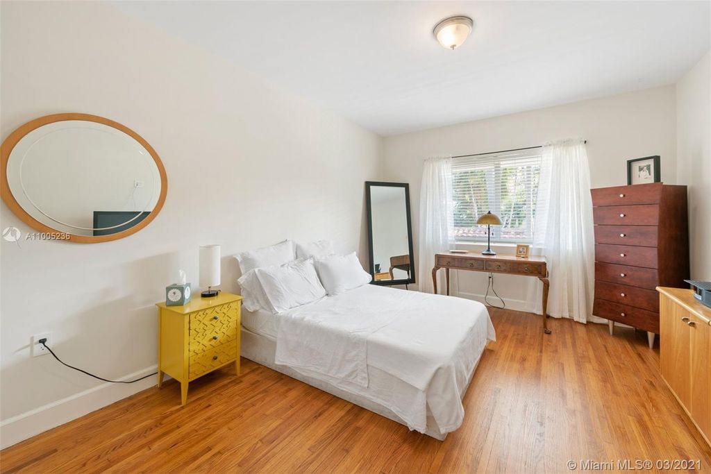 4780 Pine Tree Dr #9, Miami Beach, FL 33140
