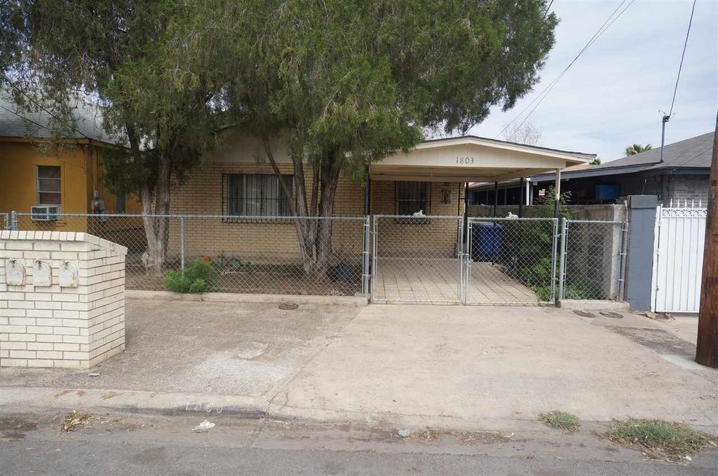 1803 Santa Cleotilde Ave, Laredo, TX 78040