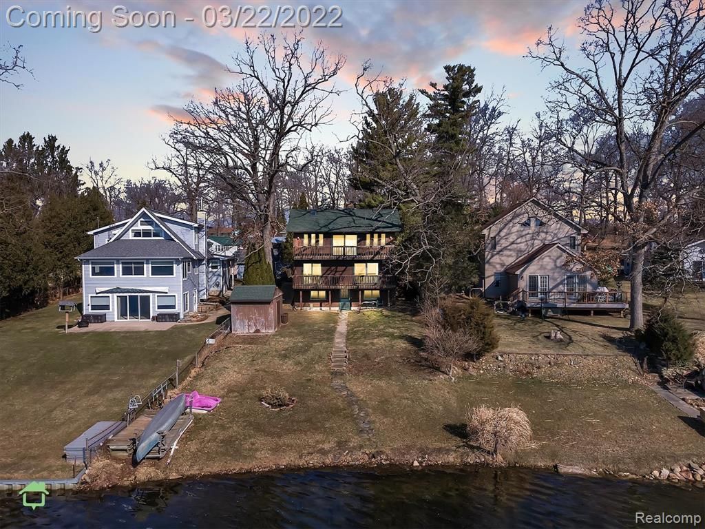 188 Goldsmith Dr, Clarklake, MI 49234