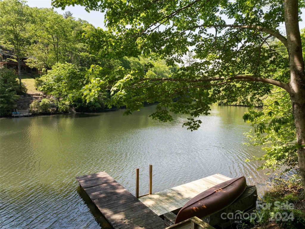 181 Hiwassee Rd, Lake Toxaway, NC 28747 SingleFamily Home for Sale MLS 4104886