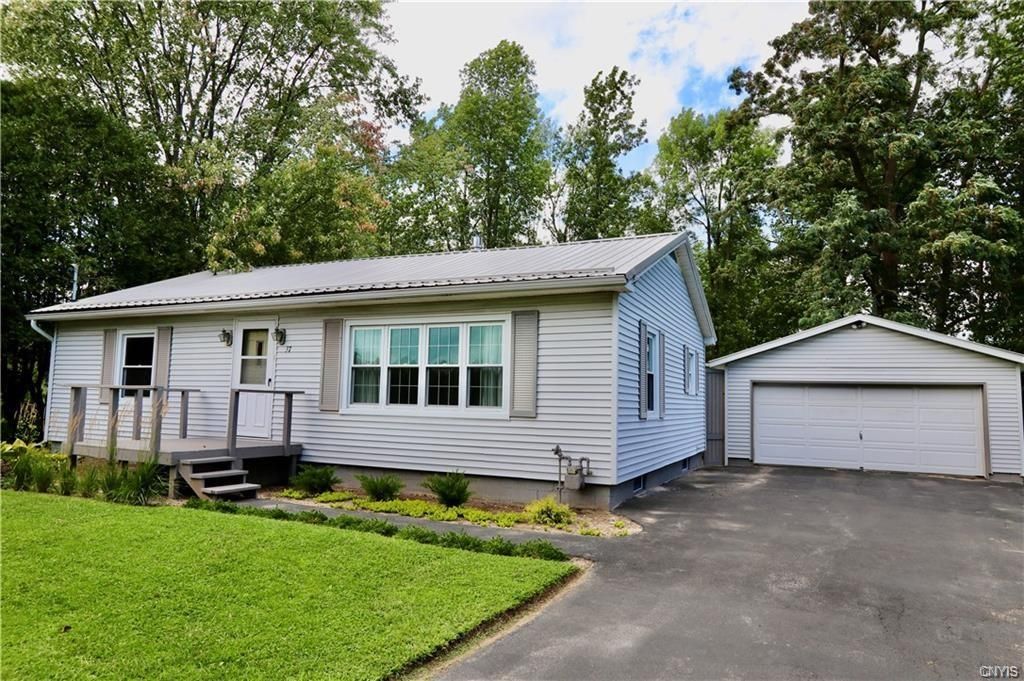 37 Lincoln Ave, Waddington, NY 13694