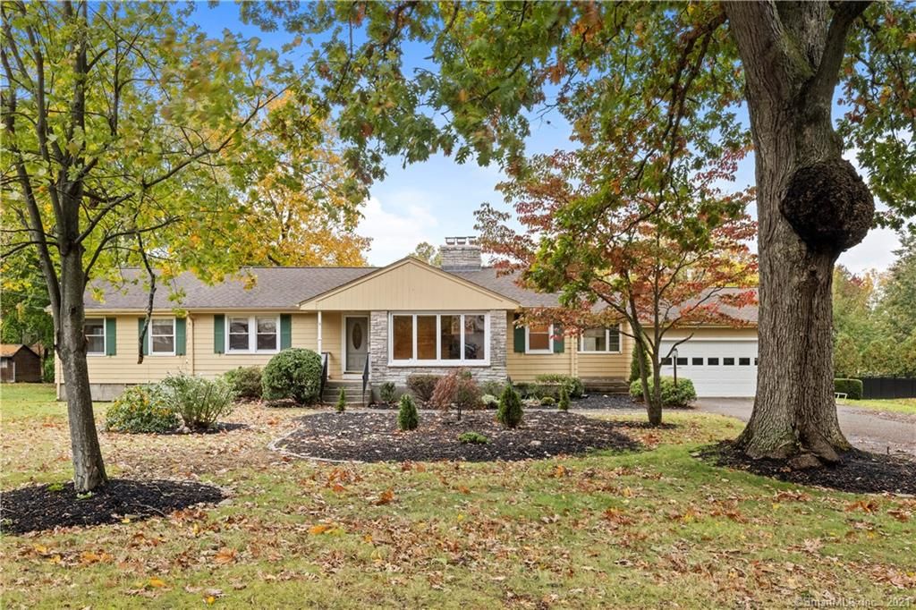 16 Berkshire Dr, Farmington, CT 06032