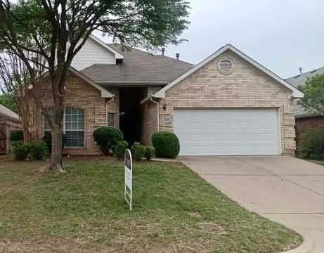 6925 Andress Dr, Fort Worth, TX 76132