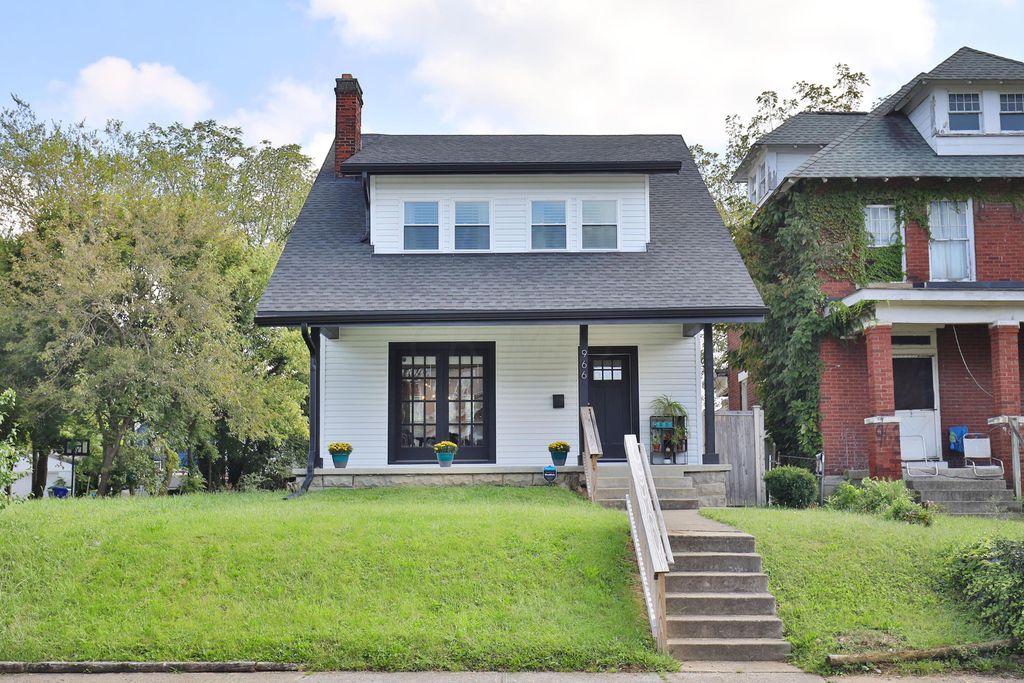 966 Studer Ave, Columbus, OH 43206