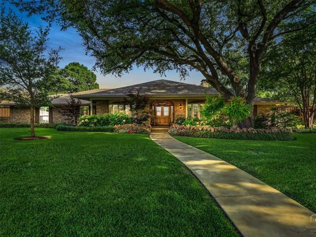 3988 Courtshire Dr, Dallas, TX 75229