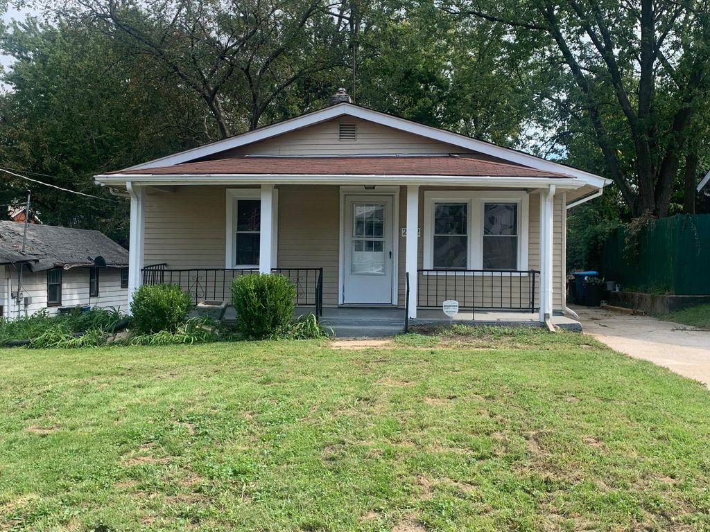 2952 Ridgeway Ave, Saint Louis, MO 63114