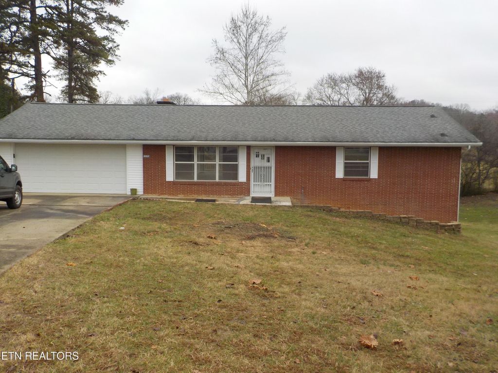 6705 Pine Grove Rd, Knoxville, TN 37914