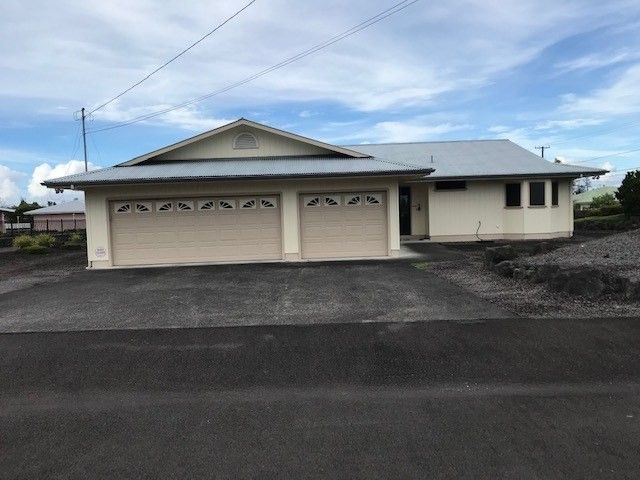 499 Hookina Pl, Hilo, HI 96720