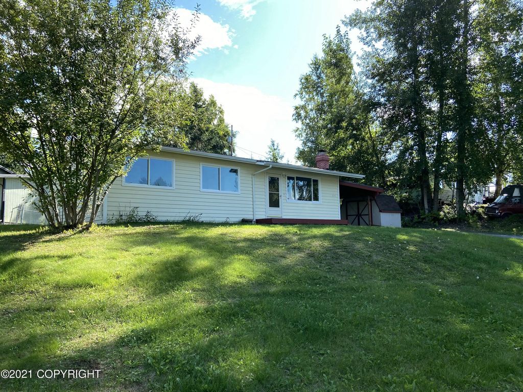 637 Lori Ct, Anchorage, AK 99504
