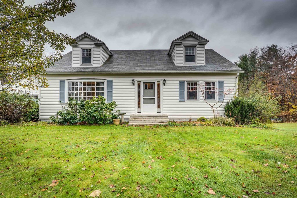 128 Grove St, Dover, NH 03820