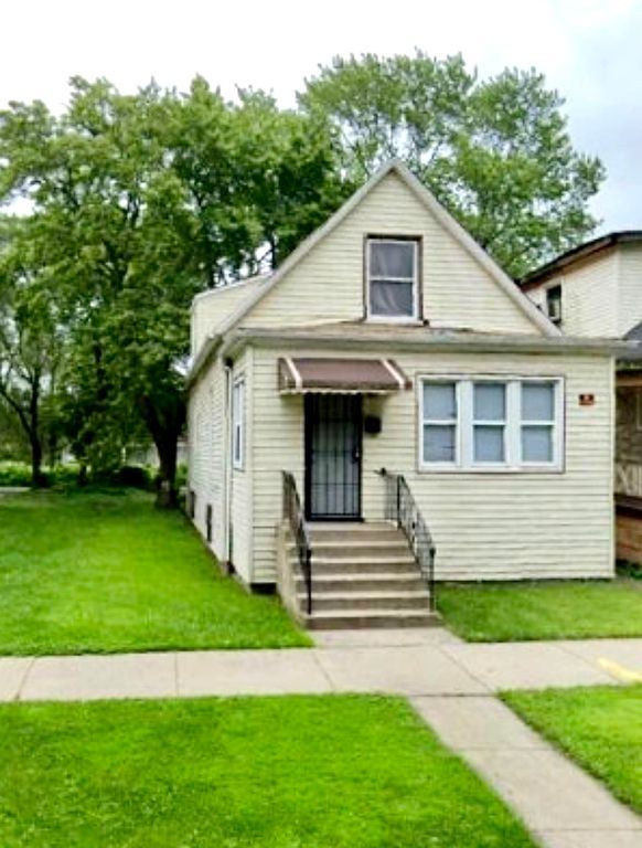 7939 S Escanaba Ave, Chicago, IL 60617