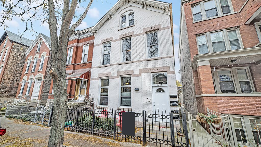 1427 W Superior St #1R, Chicago, IL 60642