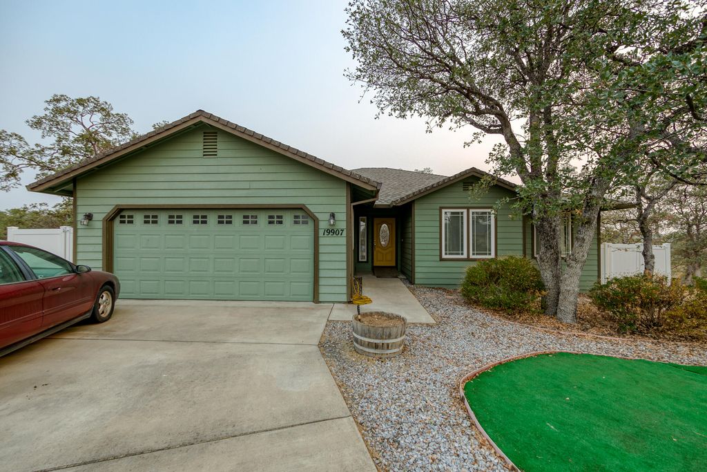 19907 Fallow Pl, Cottonwood, CA 96022
