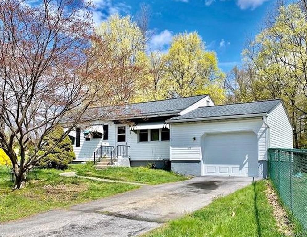 36 Van Wyck Drive, Poughkeepsie, NY 12601 Trulia