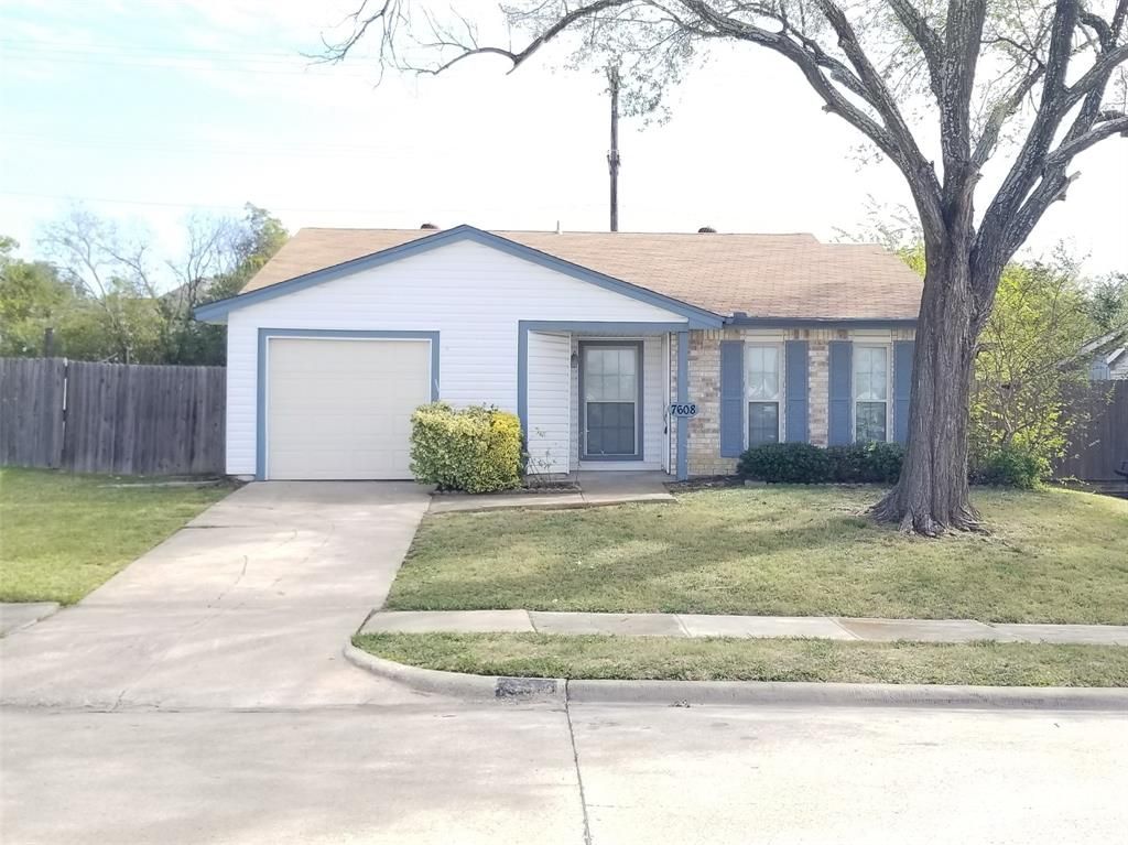 7608 Independence Dr, The Colony, TX 75056