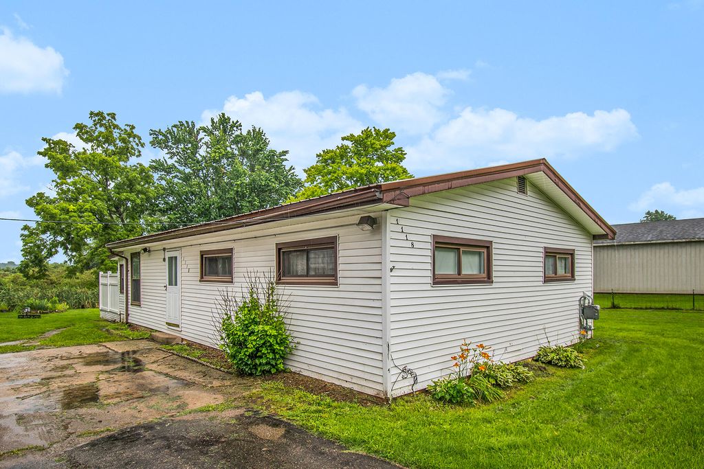 1118 Oliverda Rd, Sherwood, MI 49089