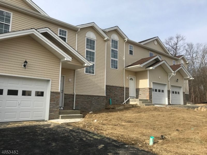 4 Brookview Ln, Hamburg, NJ 2 Bed, 3 Bath Townhouse 15 Photos Trulia