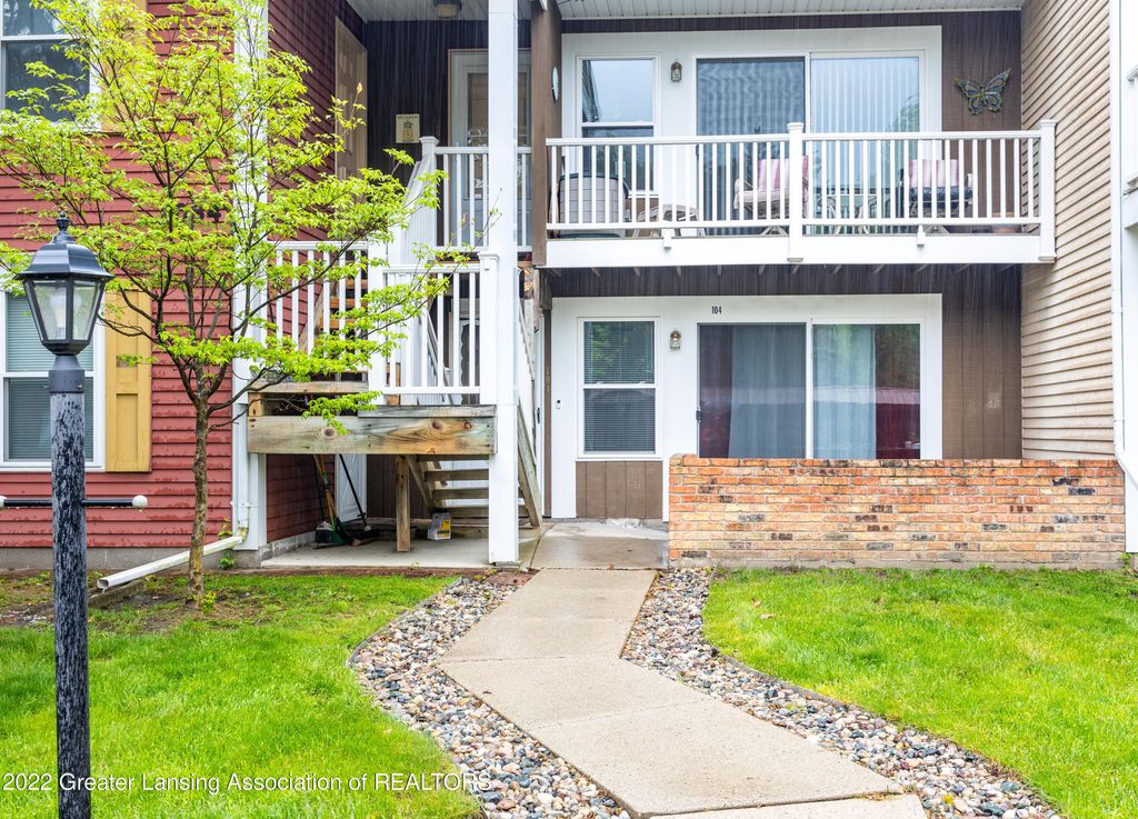 2034 Hamilton Rd #104, Okemos, MI 48864
