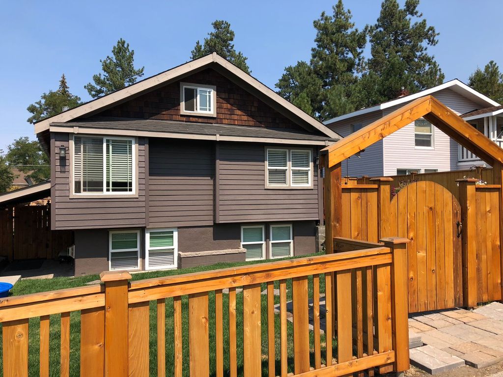 137 NW Saint Helens Pl, Bend, OR 97703