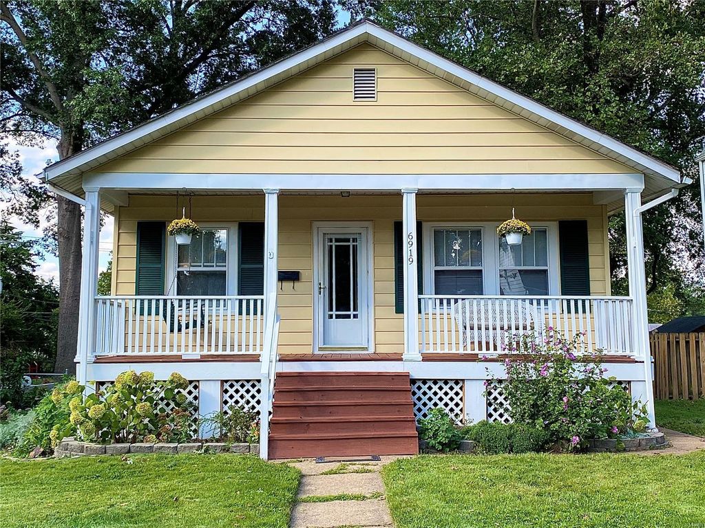 6919 Arthur Ave, Saint Louis, MO 63139