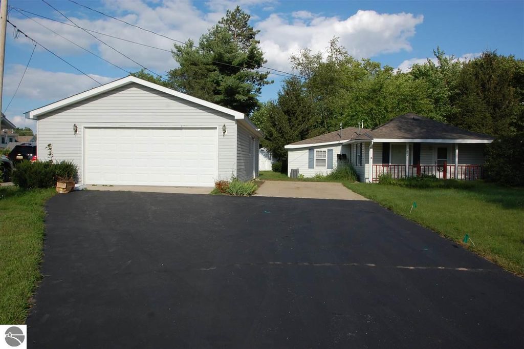 330 S 4th St West Branch Mi 48661 Trulia 330 S 4th St West Branch Mi 48661, West Branch Garage Door