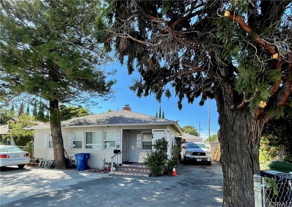 7555 Gloria Ave, Van Nuys, CA 91406