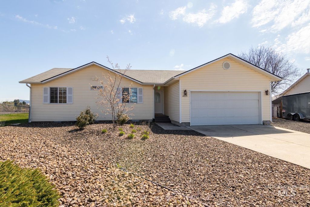 465 Gambels Ln, Moscow, ID 83843