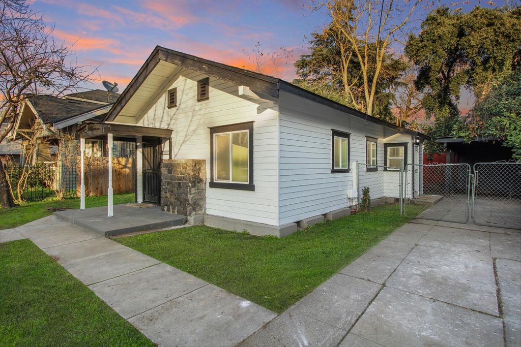 818 N Harrison St, Stockton, CA 95203