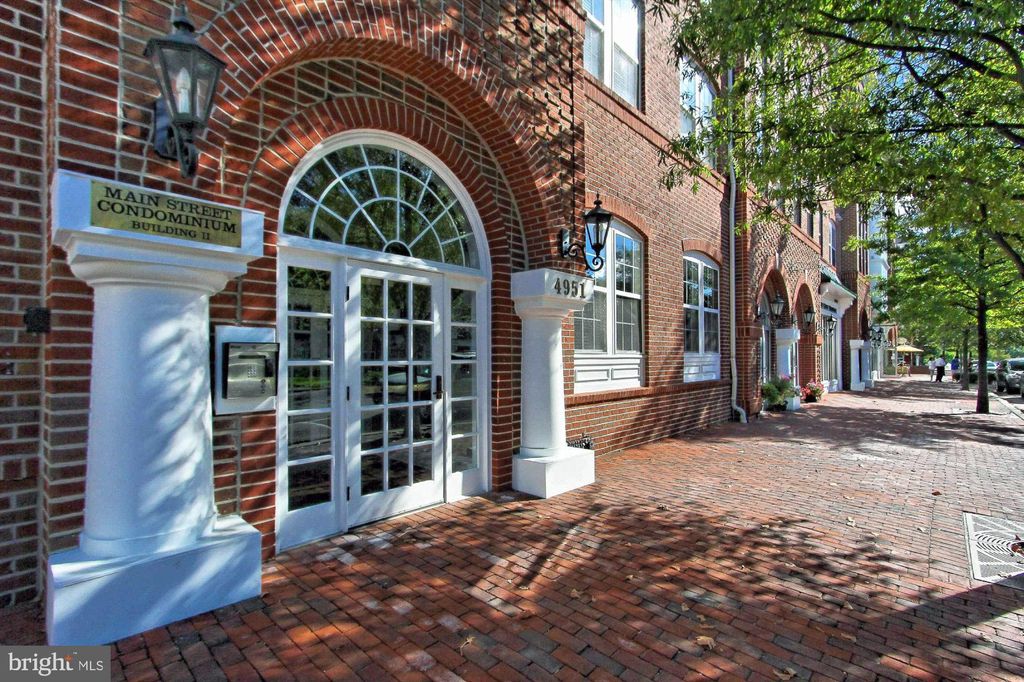 4951 Brenman Park Dr #316, Alexandria, VA 22304