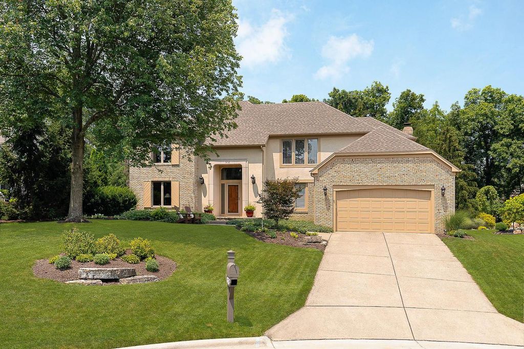 8738 Saint Albans Pl, Dublin, OH 43017