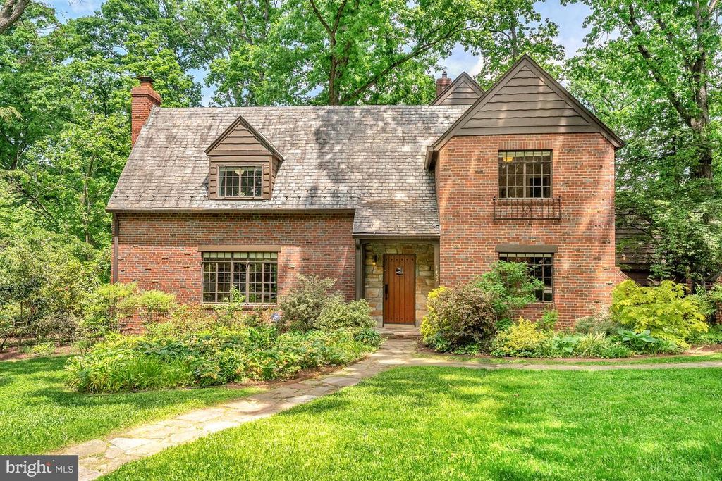 4402 Beechwood Rd, Hyattsville, MD 20782