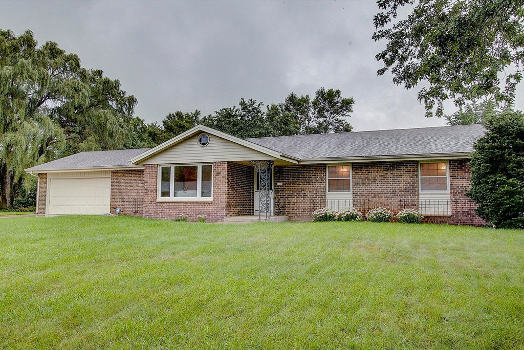 1010 W Brentwood Ln, Glendale, WI 53217 Trulia